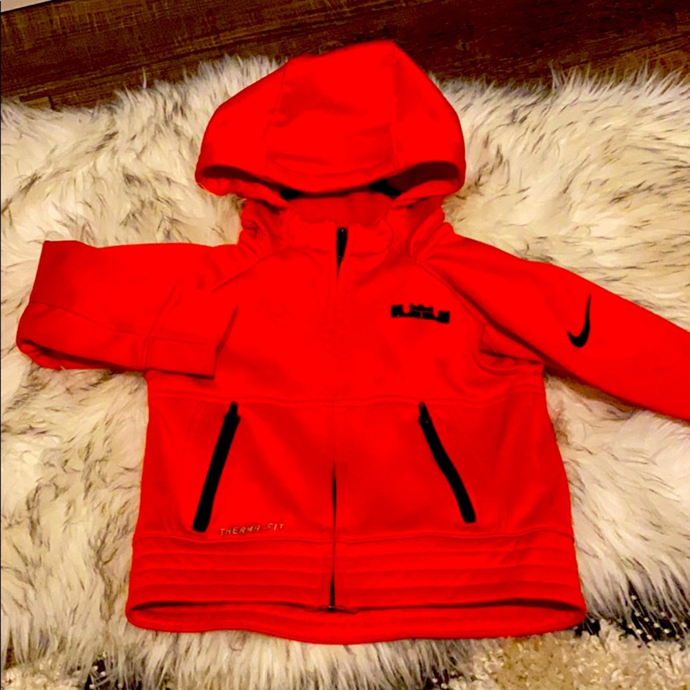 Nike therma-fit zip hoodie 2t